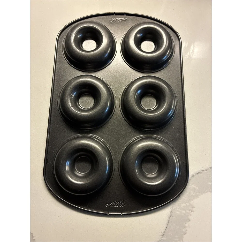 Wilton Doughnut Treat Pan Bakeware Mold 6 Individual Donuts Cavity 12